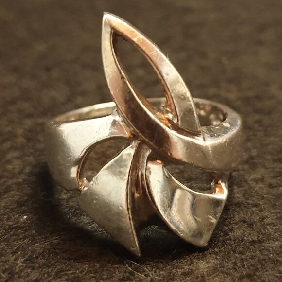 One-of-a-Kind Vintage Canadian Sterling Silver Ribbon Abstract Modernist Ring - Picture 1 of 13
